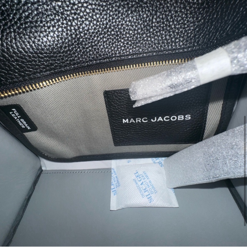 The Small Tote Leather Bag - Picture 4 of 7